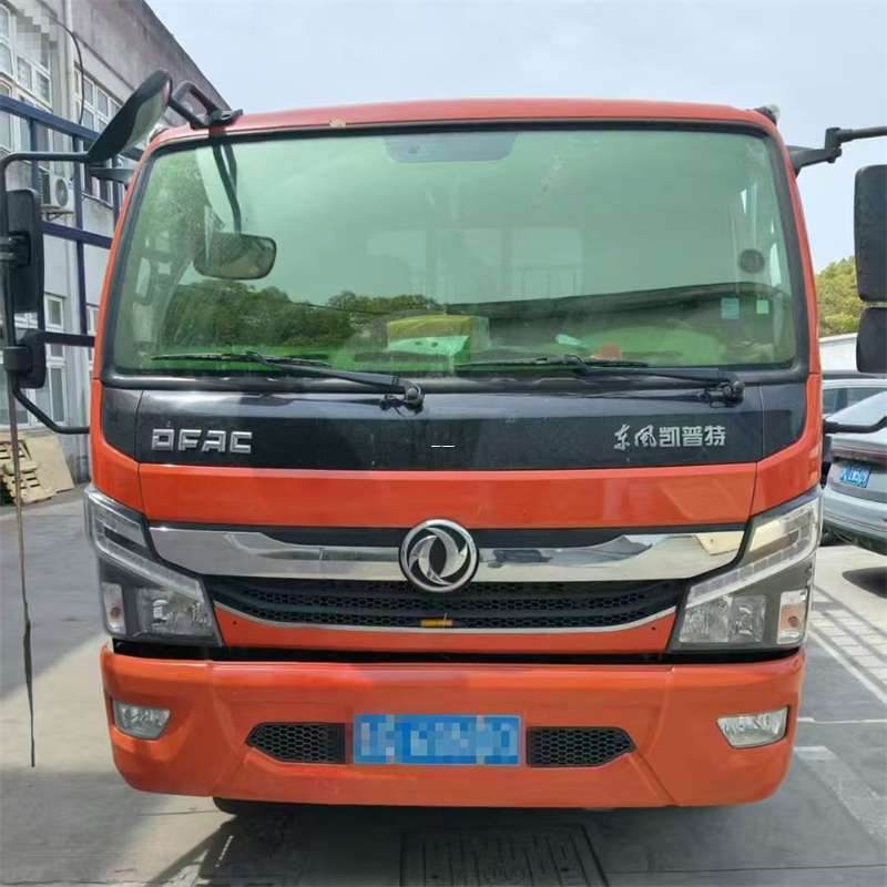 荔波县探索多元物流服务：从专线到供应链的运输之旅